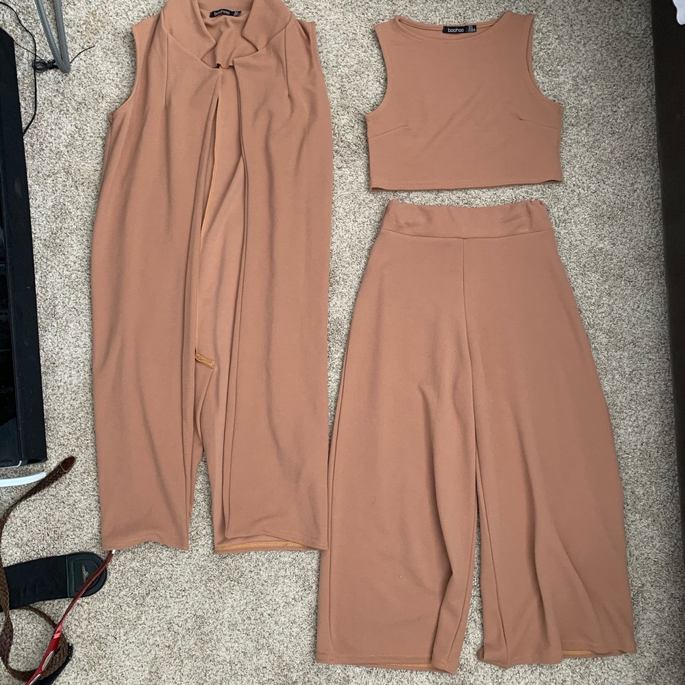 Boohoo 3-piece brown/beige set
